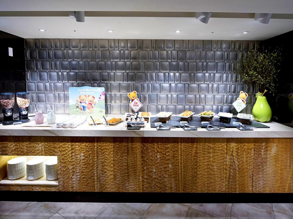 Kensington Jeju Hotel Экстерьер фото The buffet at the lounge