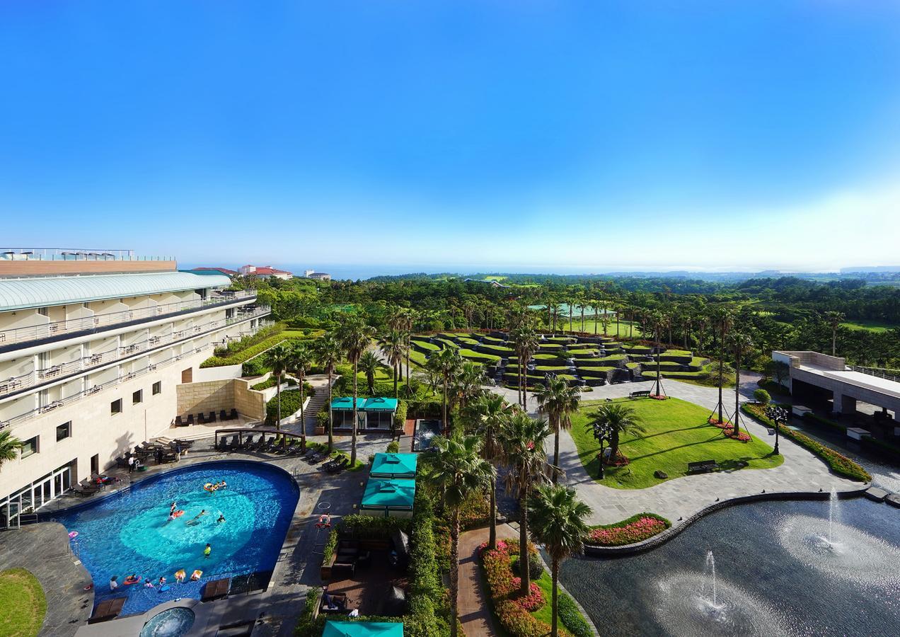 Kensington Jeju Hotel Экстерьер фото The resort's grounds